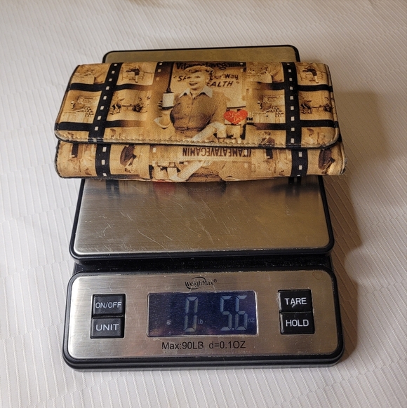 "I Love Lucy" Trifold Wallet - Picture 2 of 12